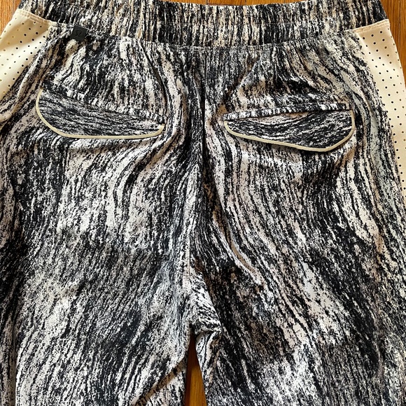 Lululemon Lab Pants Size 4/6 - Picture 6 of 8